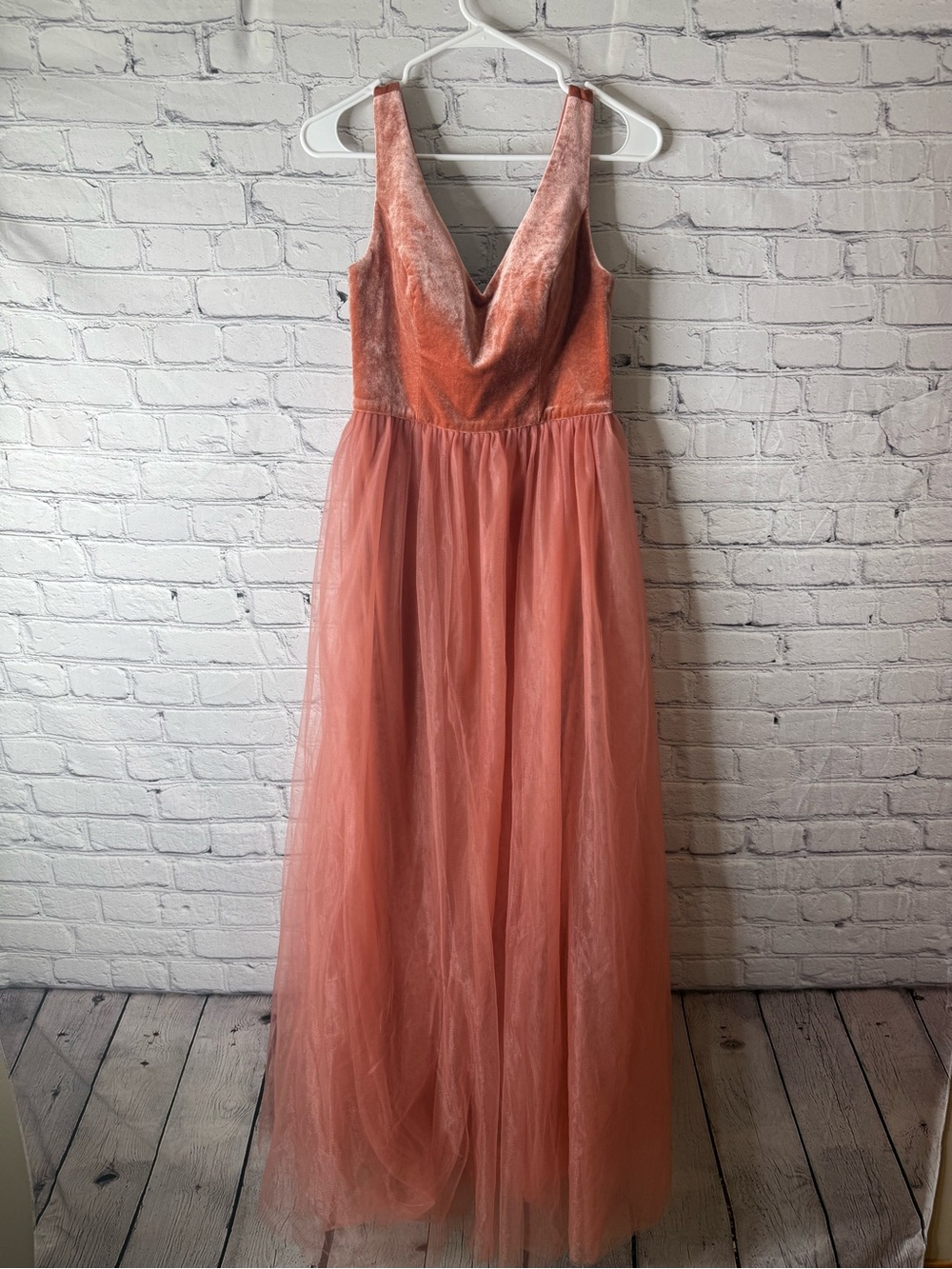 Cocomelody Coral V-Neck Tulle Evening Gown size small